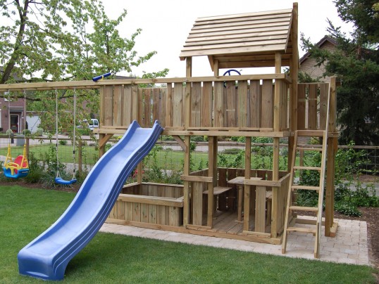 Spielturm Balkon 360 - Zaun - Sandkasten